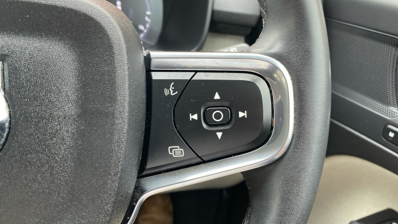 Volvo Xc40 1.5 T5 Recharge PHEV Inscription Pro 5dr Auto Estate